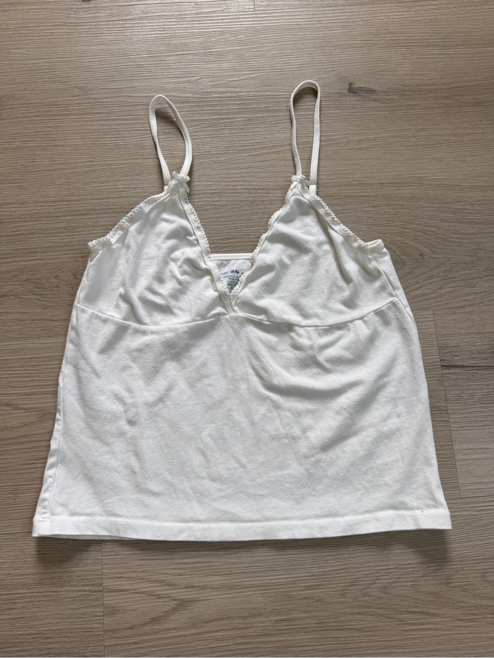 Brandy Melville White Lace-Trim Camisole Tank Top Clean girl style coquette